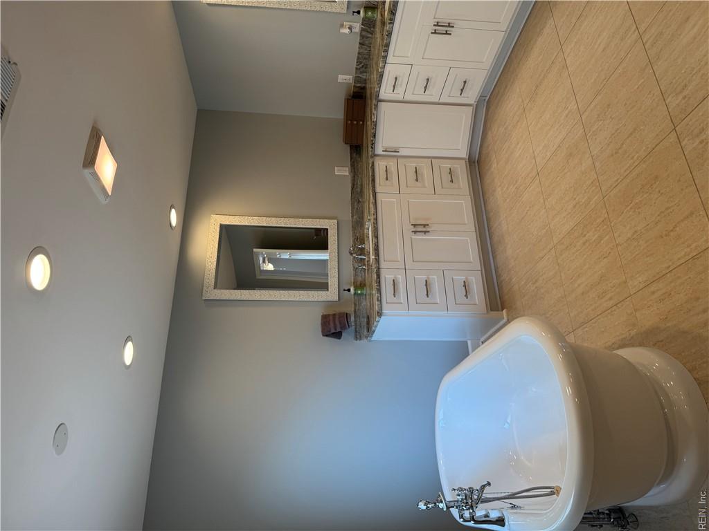 744 Yarmouth St Property Photo 20