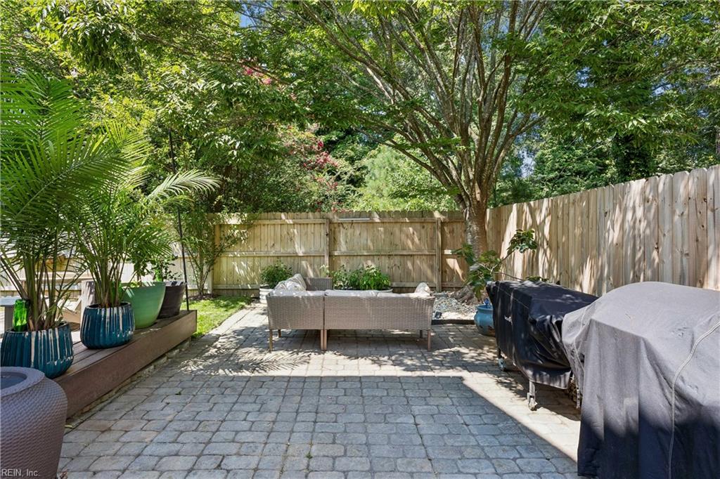 941 Oakland Ave Property Photo 37