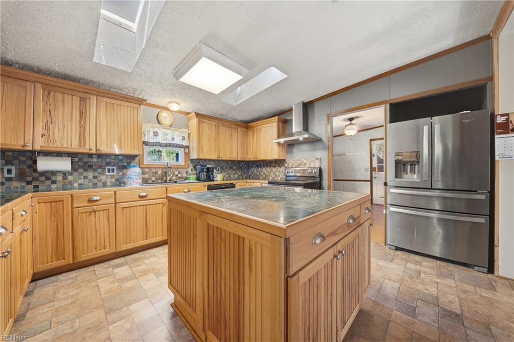 594 Drum Hill Rd Property Photo 17
