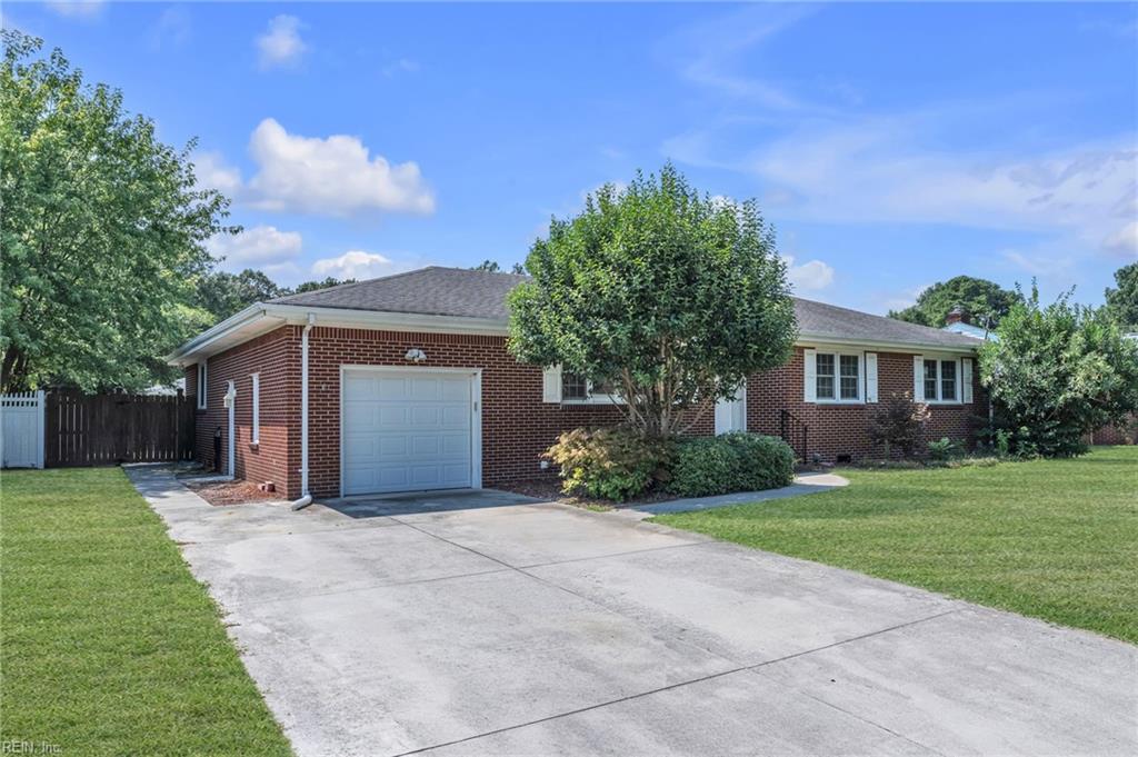 4633 Miles Standish Rd Property Photo 3