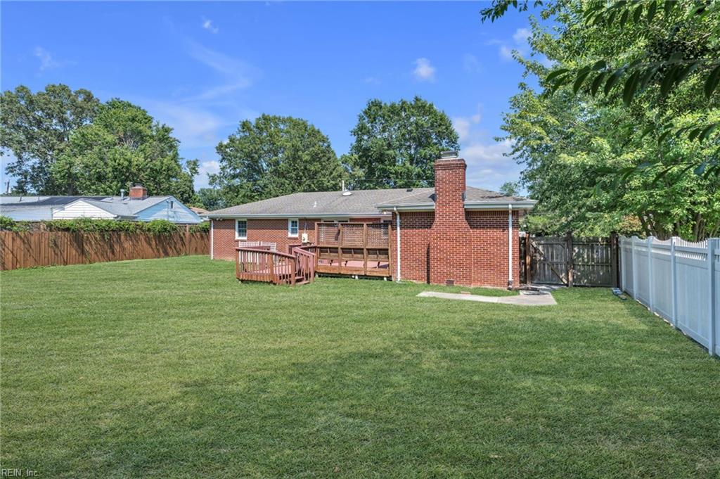 4633 Miles Standish Rd Property Photo 4