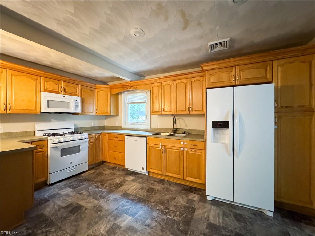 409 E Lorengo Ave Property Photo 8