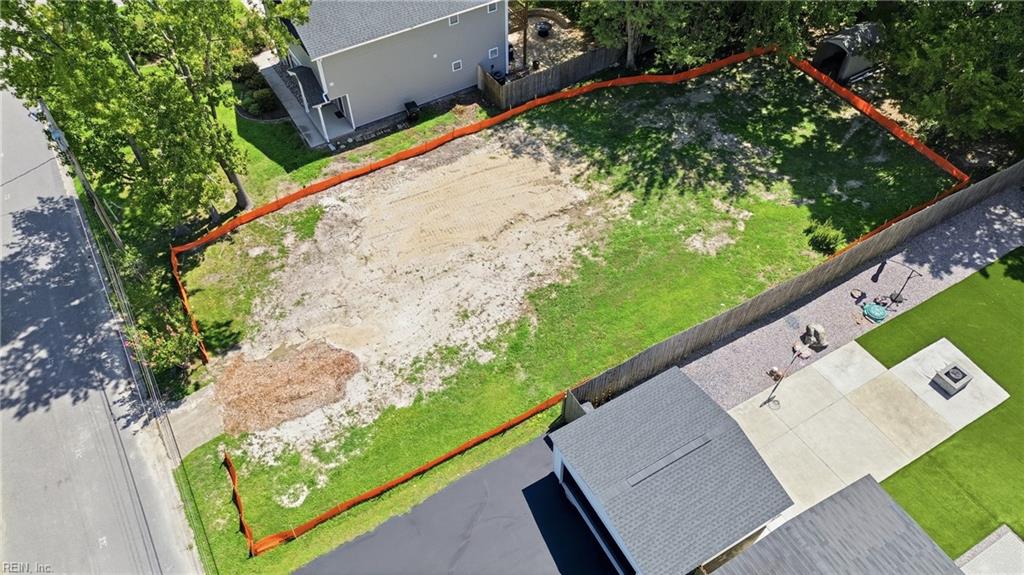 1837 Karen Ln Property Photo 1