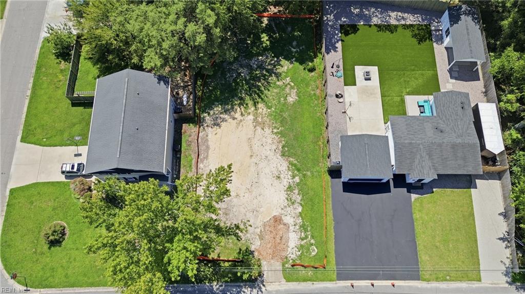 1837 Karen Ln Property Photo 2