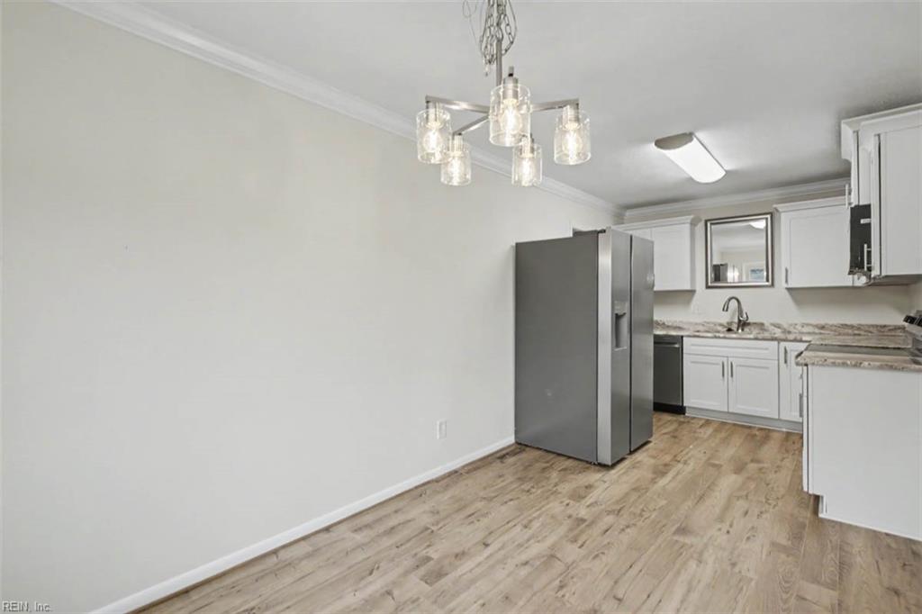 1425 Shadywood Rd Property Photo 11
