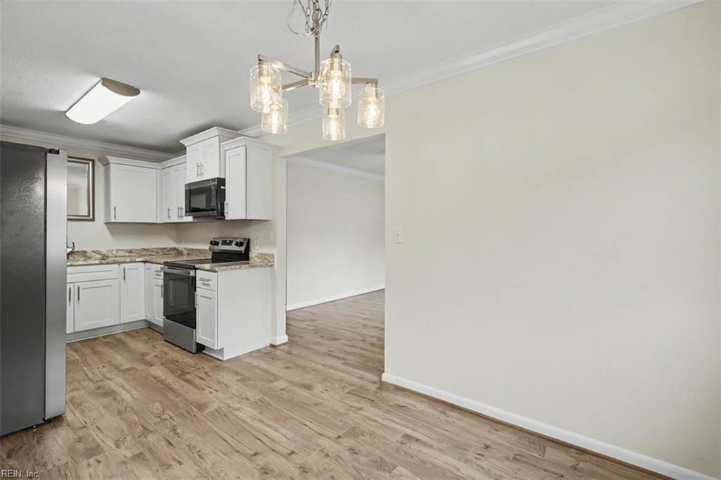 1425 Shadywood Rd Property Photo 12