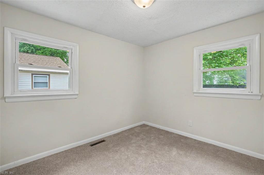 1425 Shadywood Rd Property Photo 26