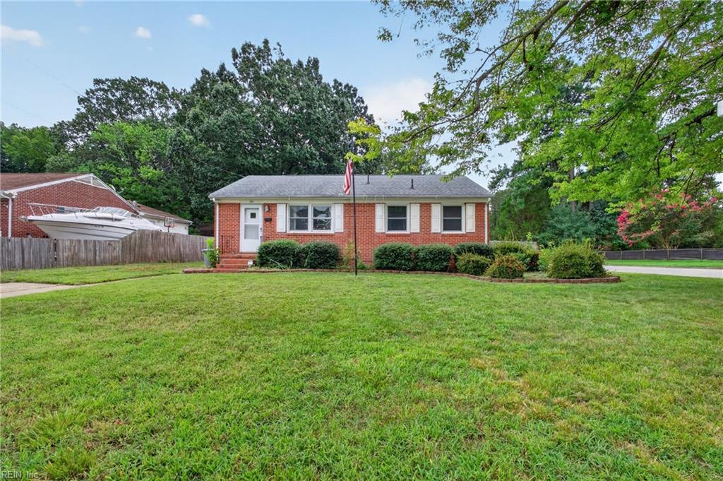 130 Albany Dr Property Photo 2
