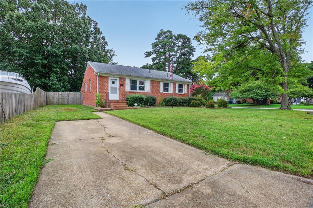 130 Albany Dr Property Photo 4