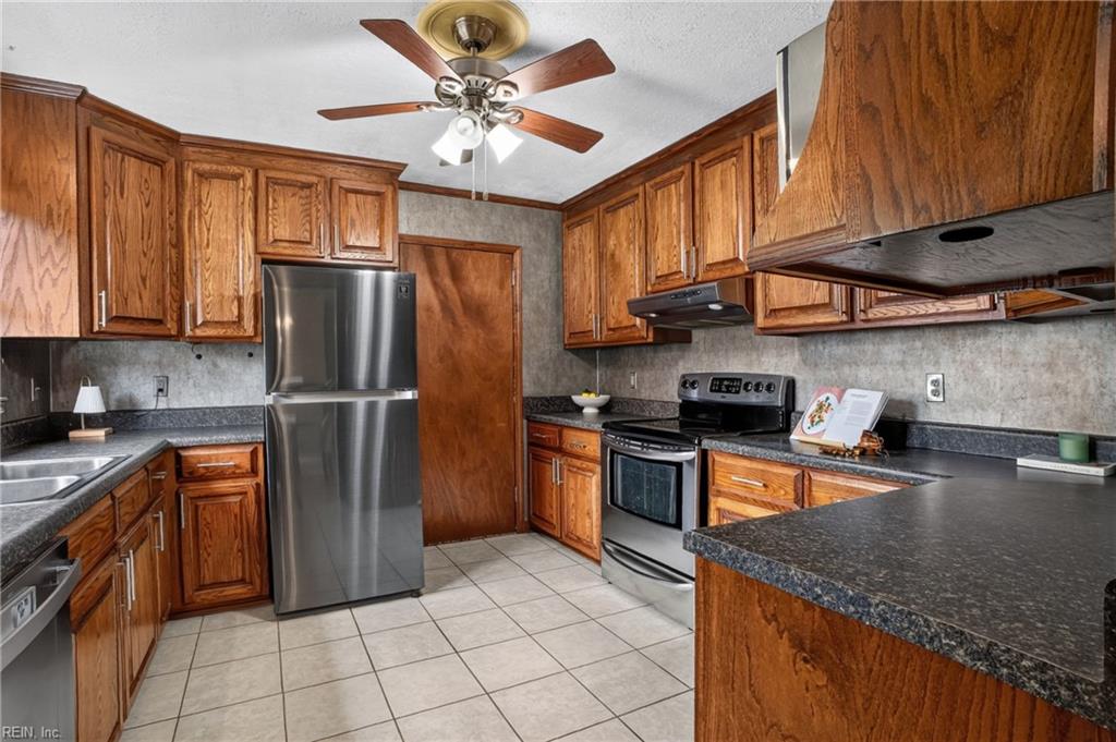 130 Albany Dr Property Photo 15