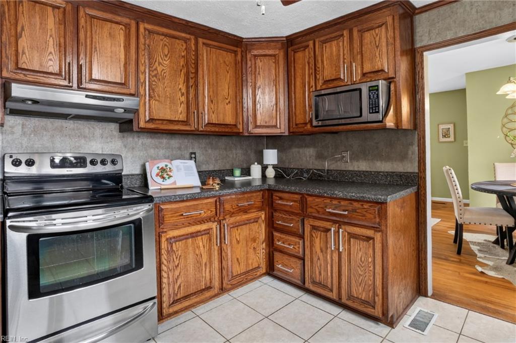 130 Albany Dr Property Photo 16