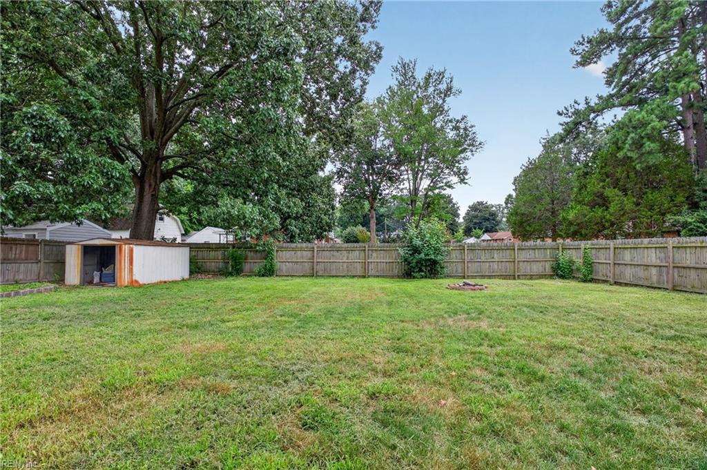 130 Albany Dr Property Photo 36