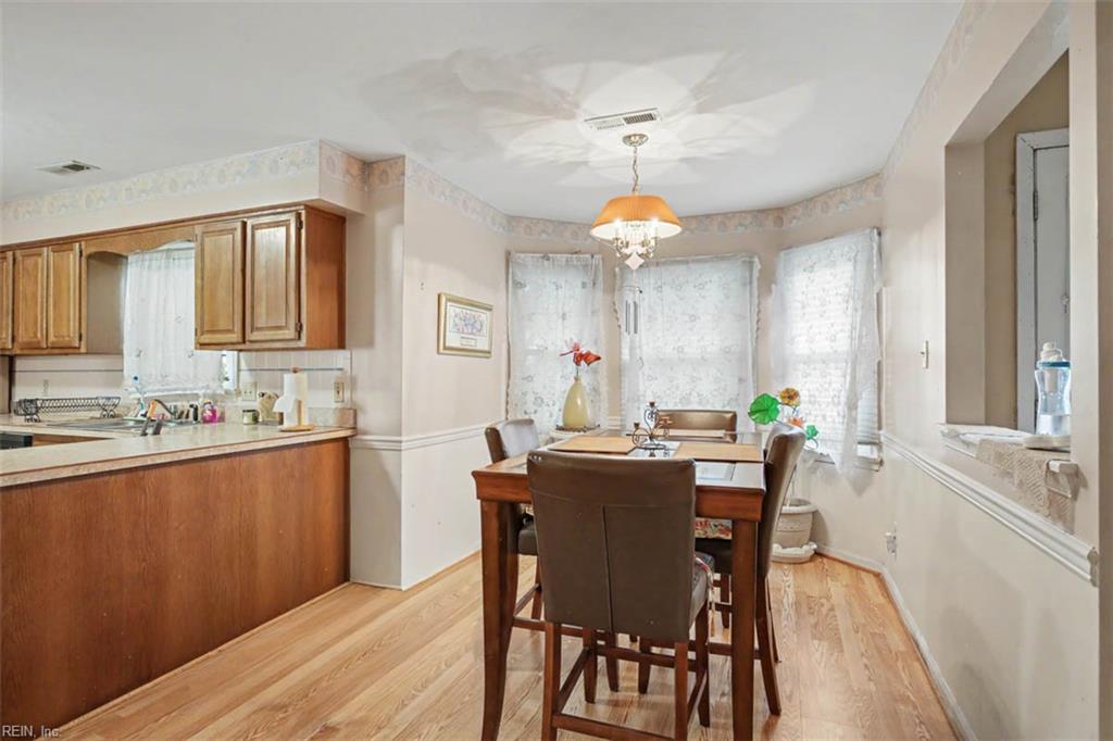 2429 Creekmore Ct Property Photo 8