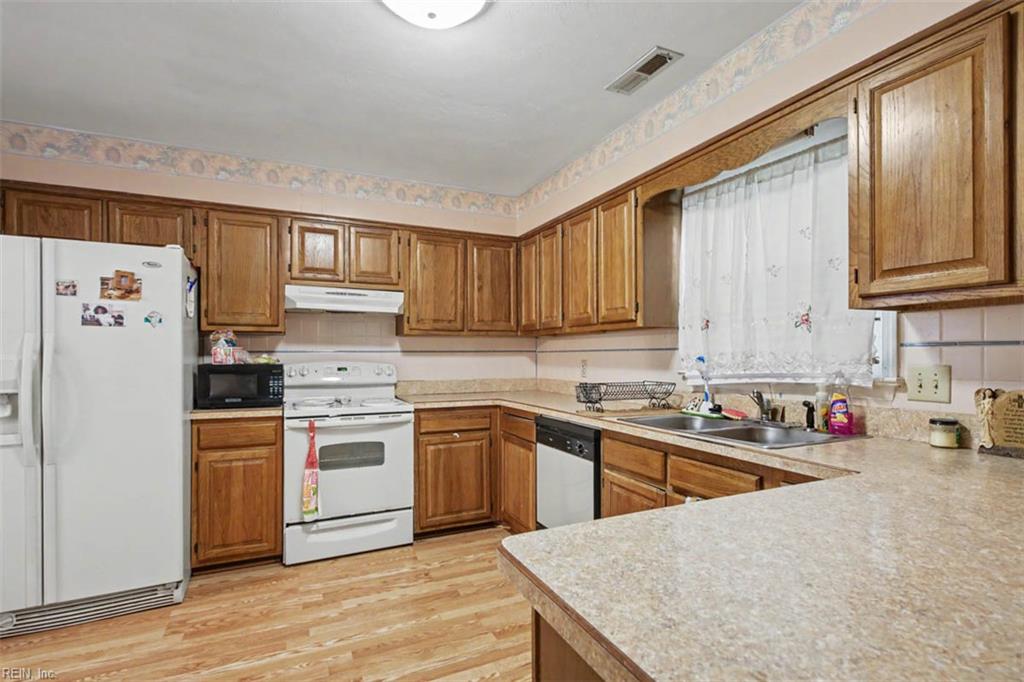 2429 Creekmore Ct Property Photo 11