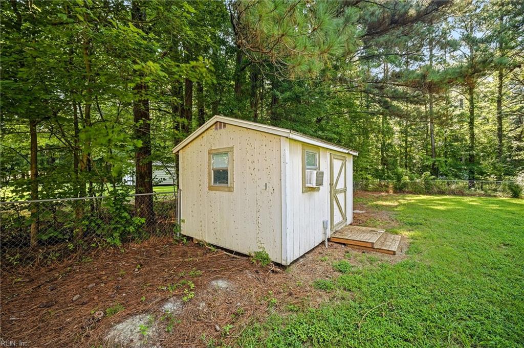 404 Betty Dr Property Photo 36