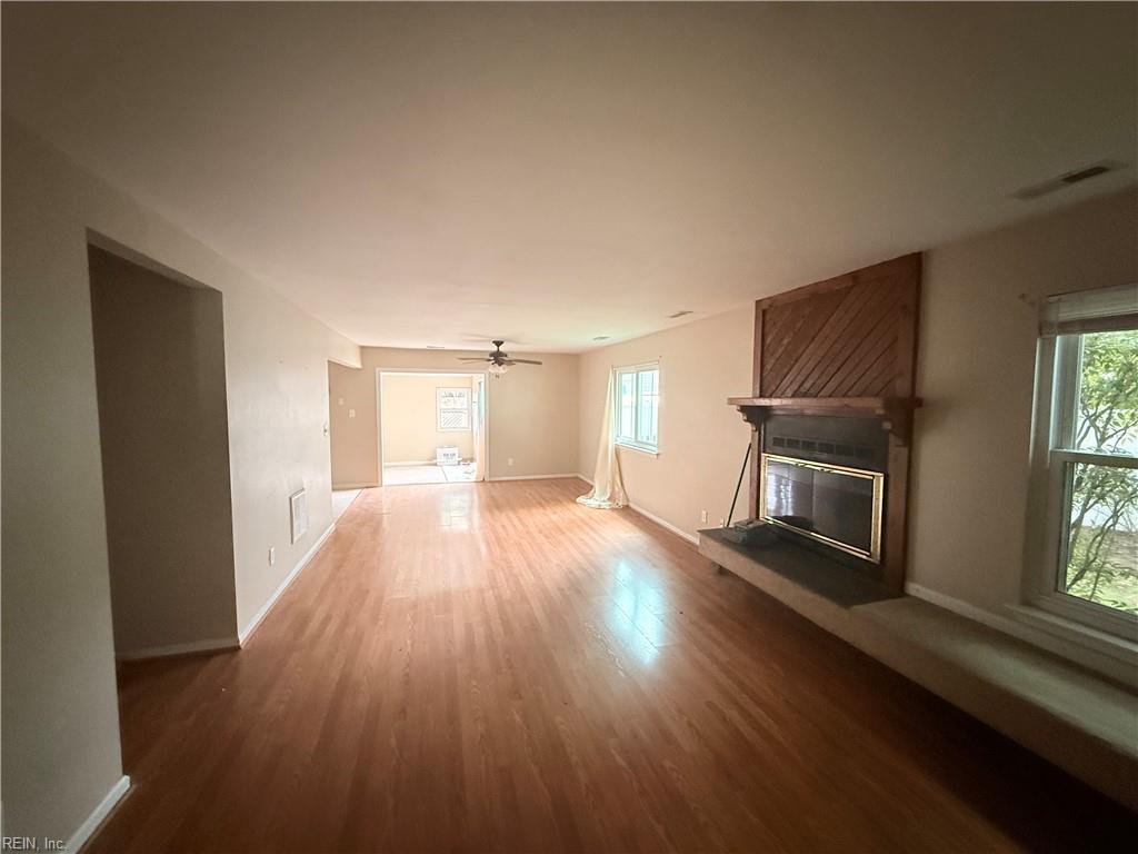1136 Lord Dunmore Dr Property Photo 2