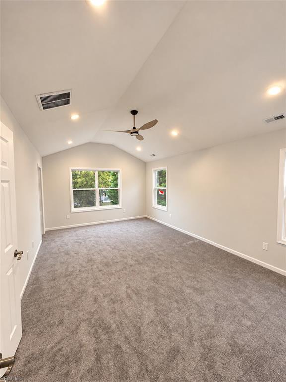 836 32nd St Property Photo 8