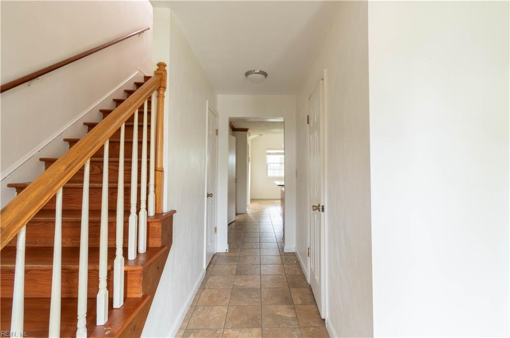 1020 Taylor Rd Property Photo 8