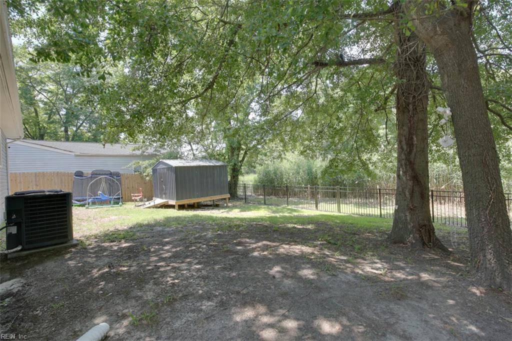 815 Pine Harbor Dr Property Photo 28