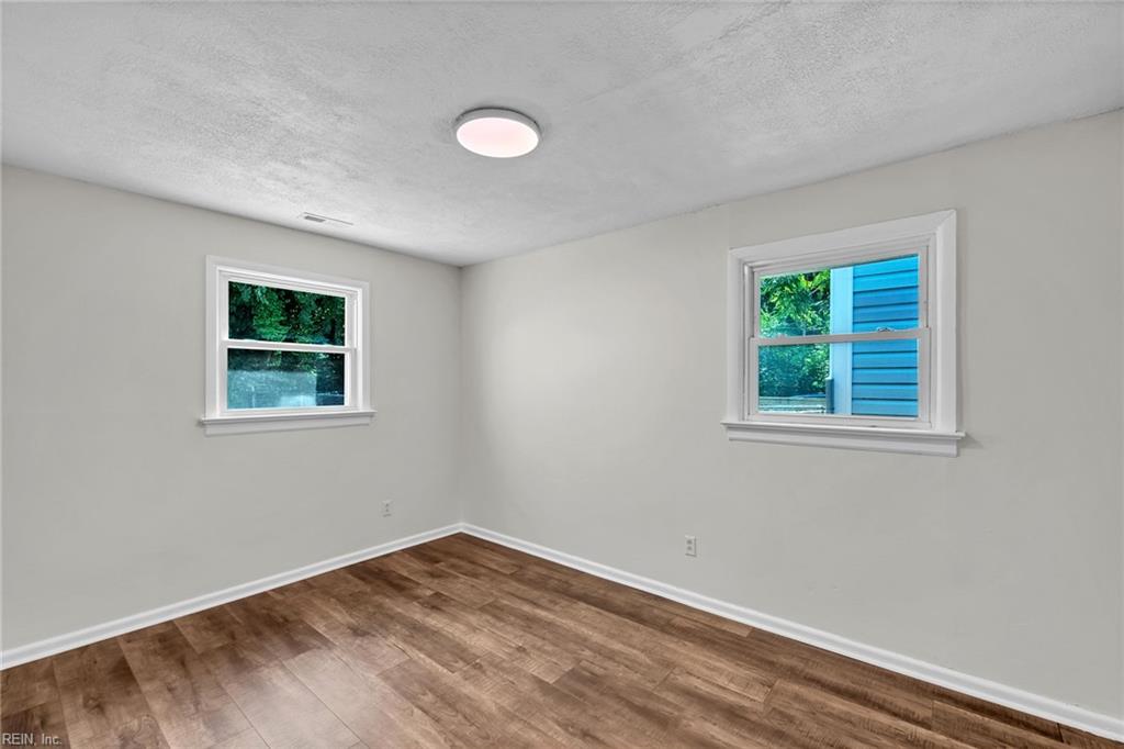838 24 St Property Photo 18