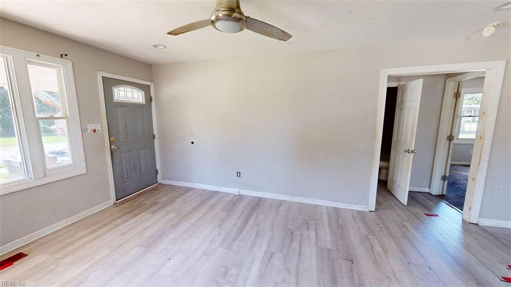 2404 E Washington St Property Photo 4