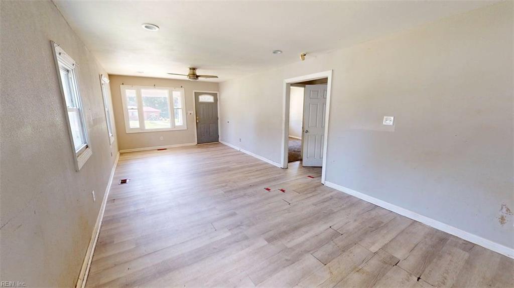 2404 E Washington St Property Photo 5