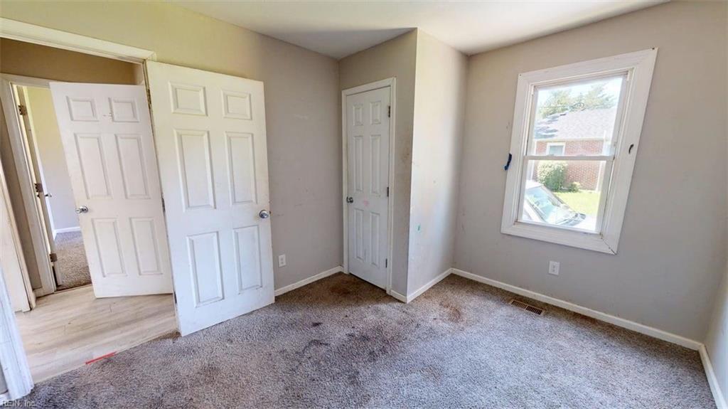 2404 E Washington St Property Photo 20