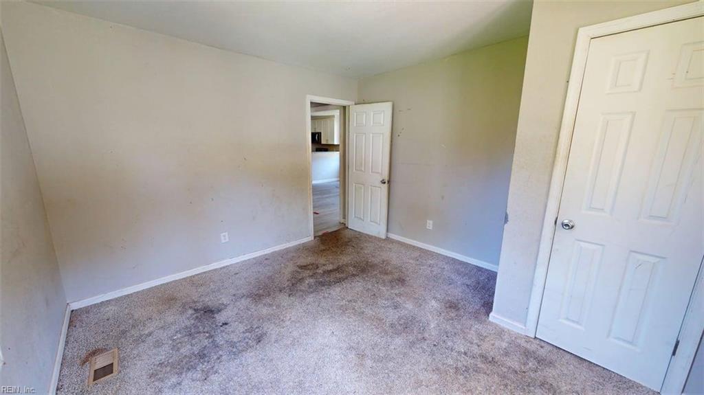 2404 E Washington St Property Photo 23