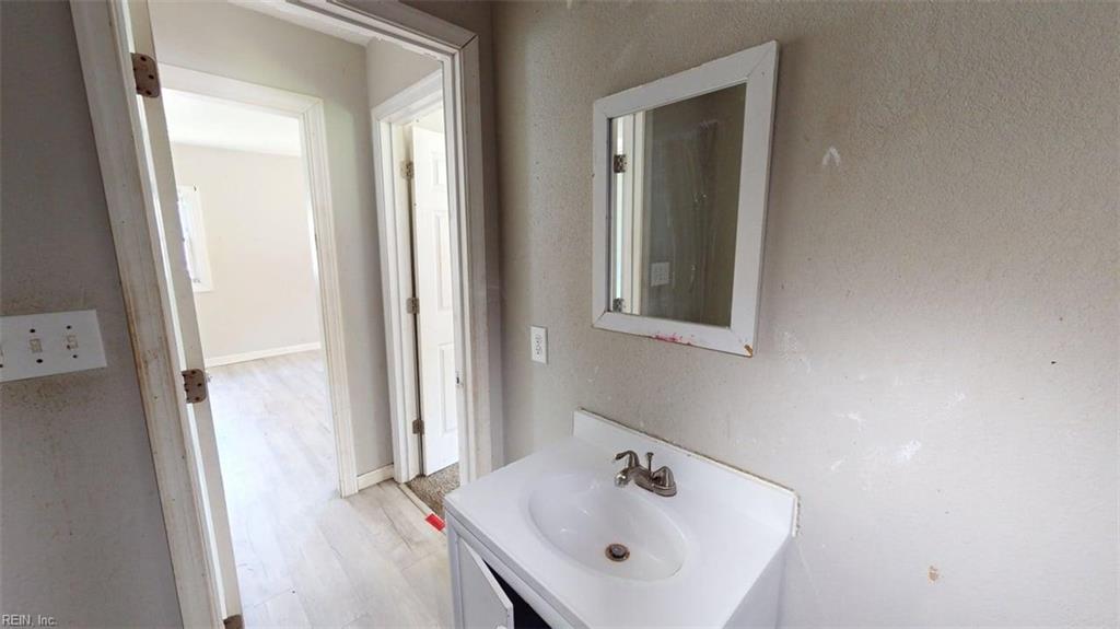 2404 E Washington St Property Photo 26
