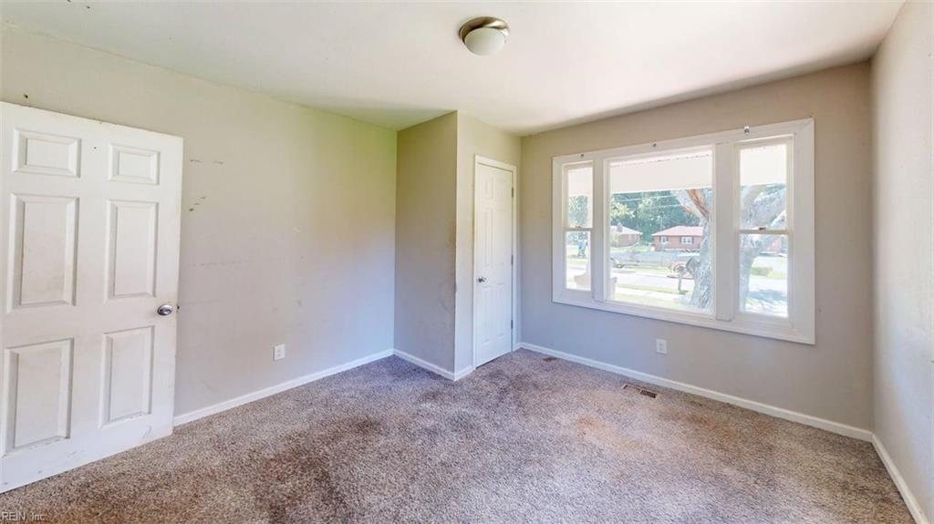 2404 E Washington St Property Photo 29