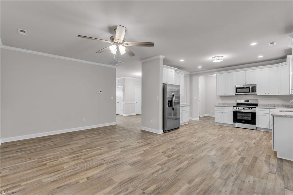 4215 Surf Ave Property Photo 3