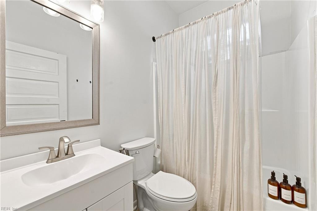 433 Lee St Property Photo 18