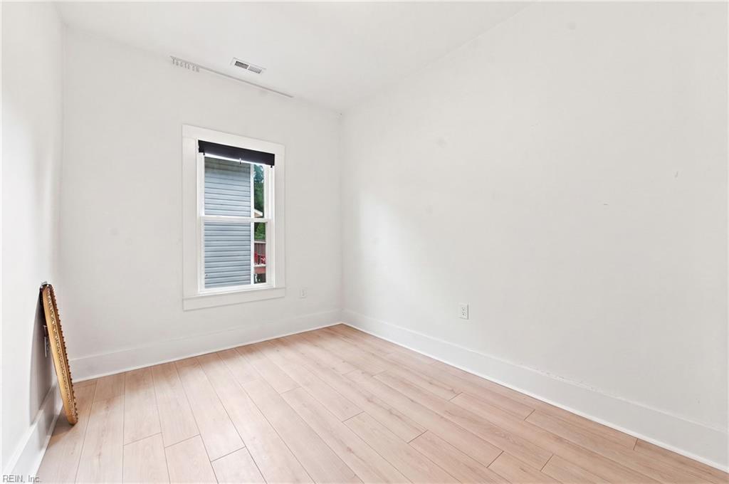 433 Lee St Property Photo 22