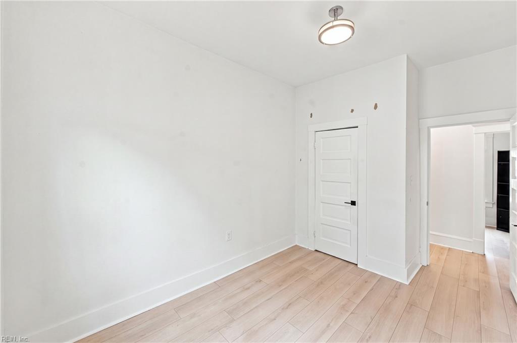 433 Lee St Property Photo 24