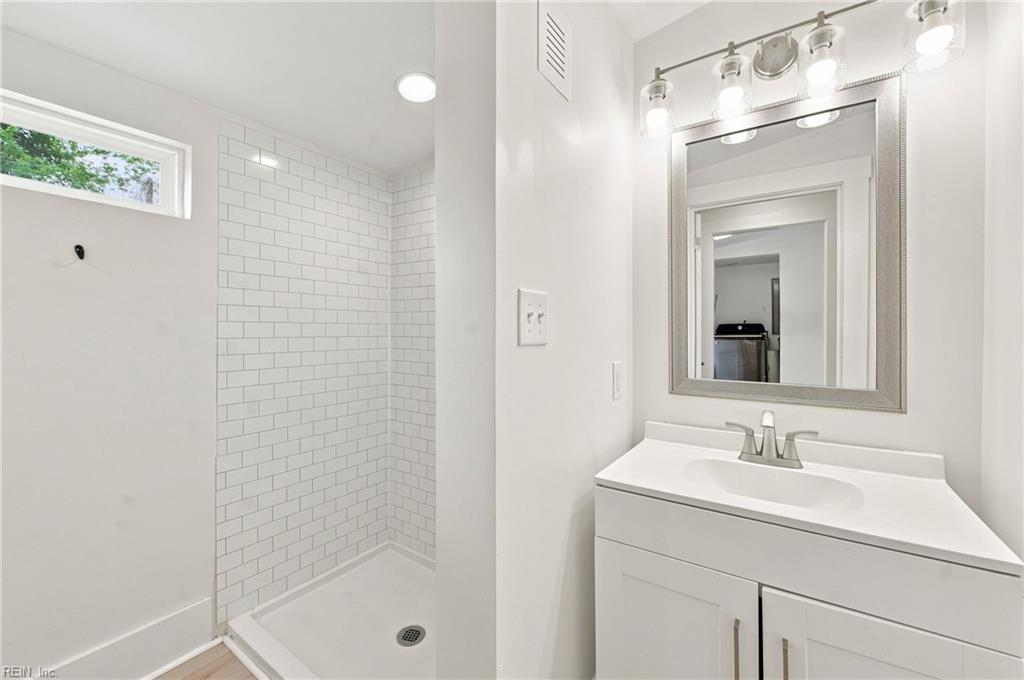 433 Lee St Property Photo 25