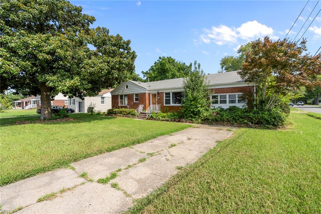 1814 Canterbury Rd Property Photo 2