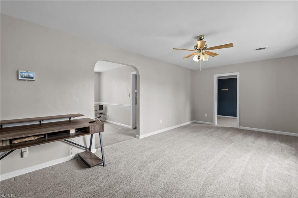 1814 Canterbury Rd Property Photo 3
