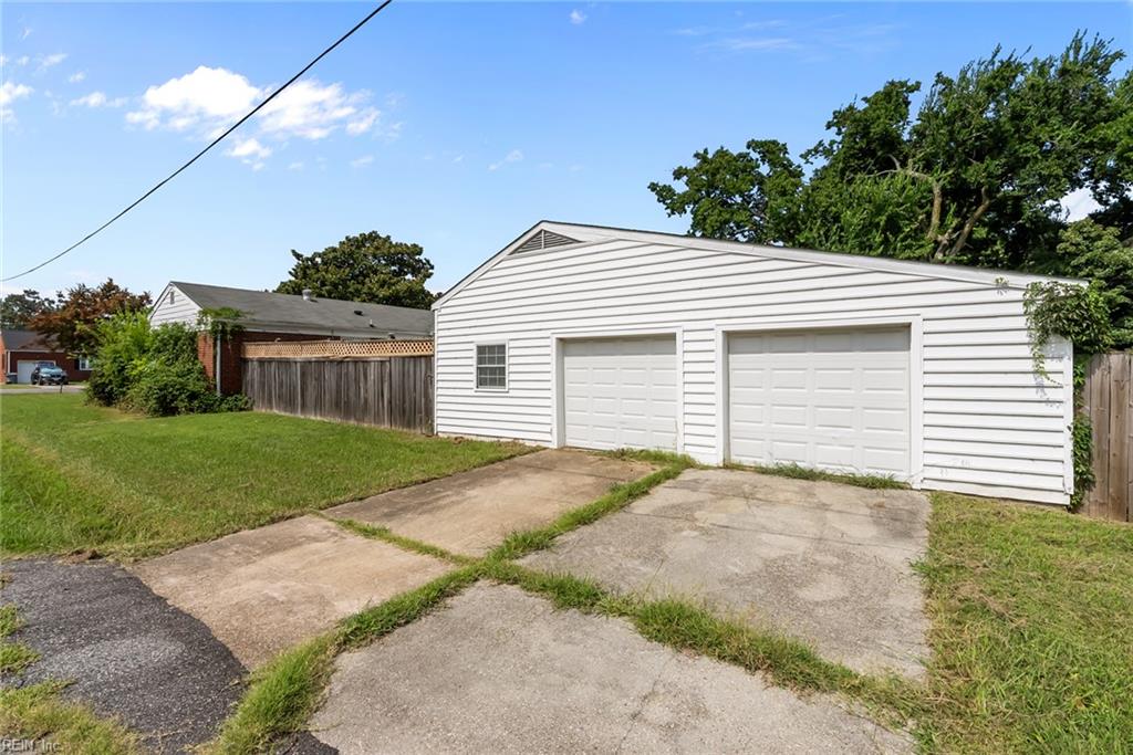 1814 Canterbury Rd Property Photo 29