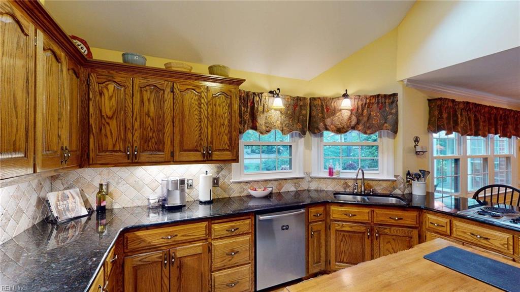 816 Forest Lakes Cir Property Photo 17