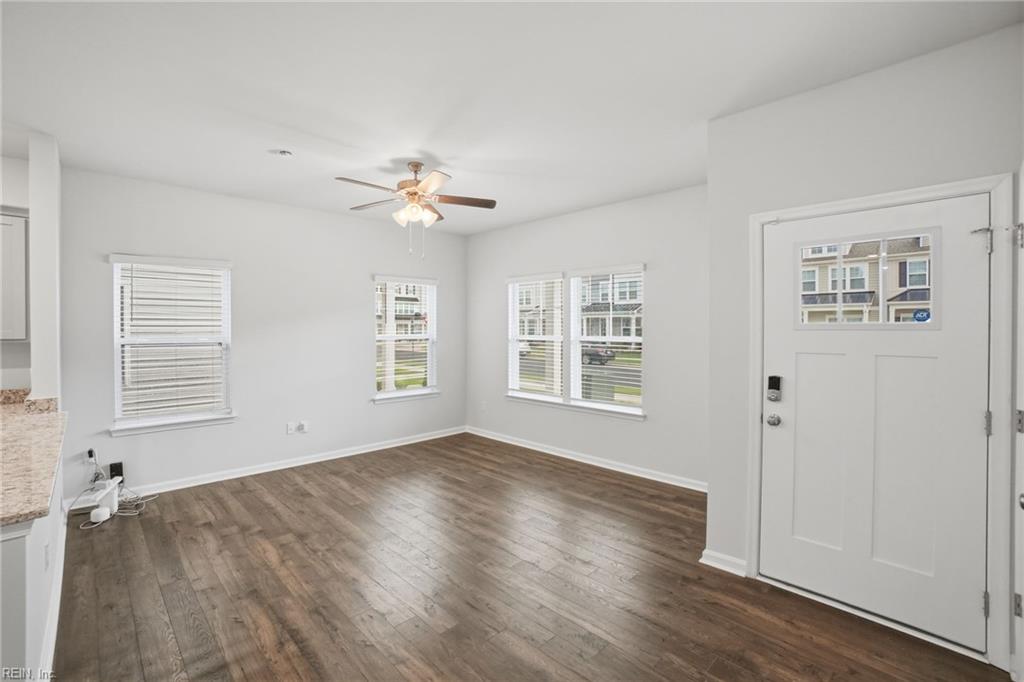 1539 Stanford Ln Property Photo 6