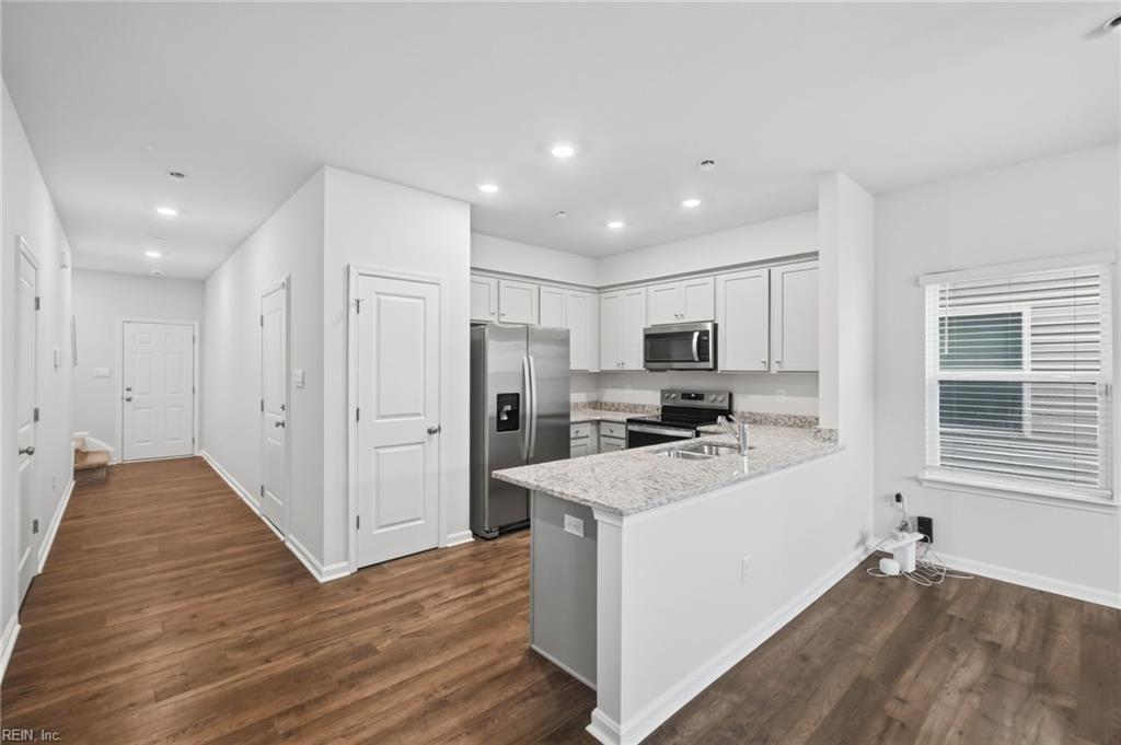 1539 Stanford Ln Property Photo 10