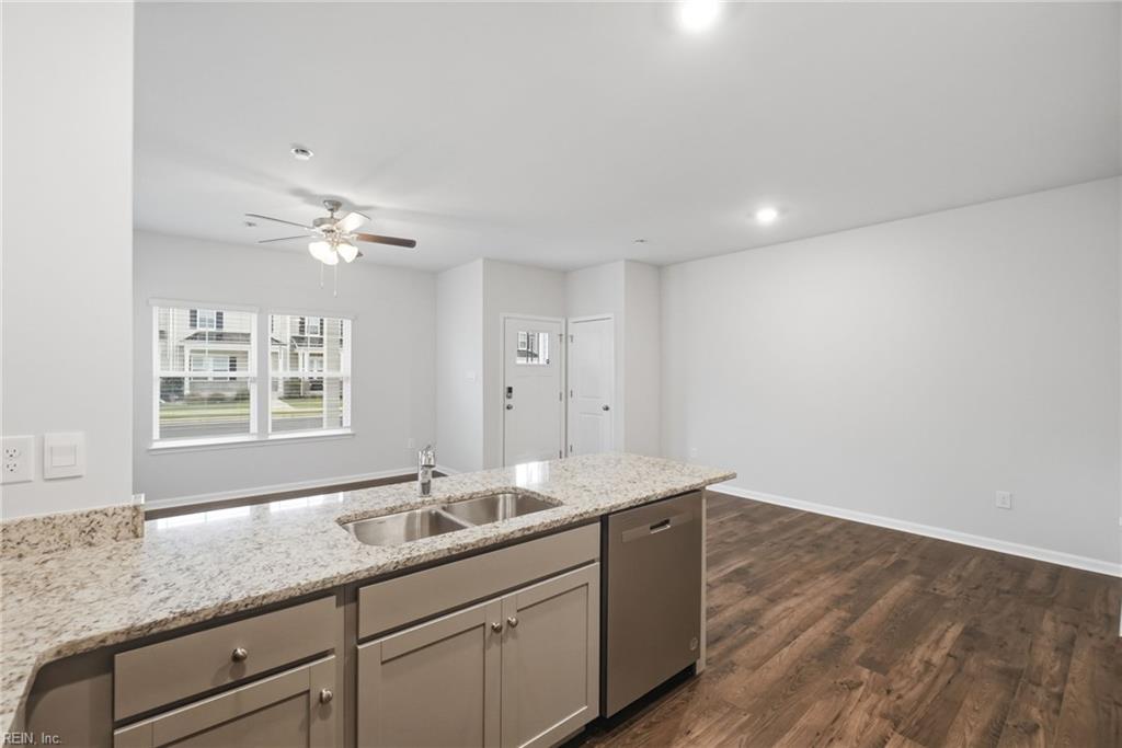 1539 Stanford Ln Property Photo 14