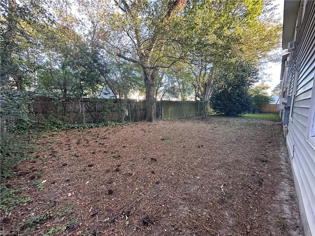 7446 Fenner St Property Photo 17