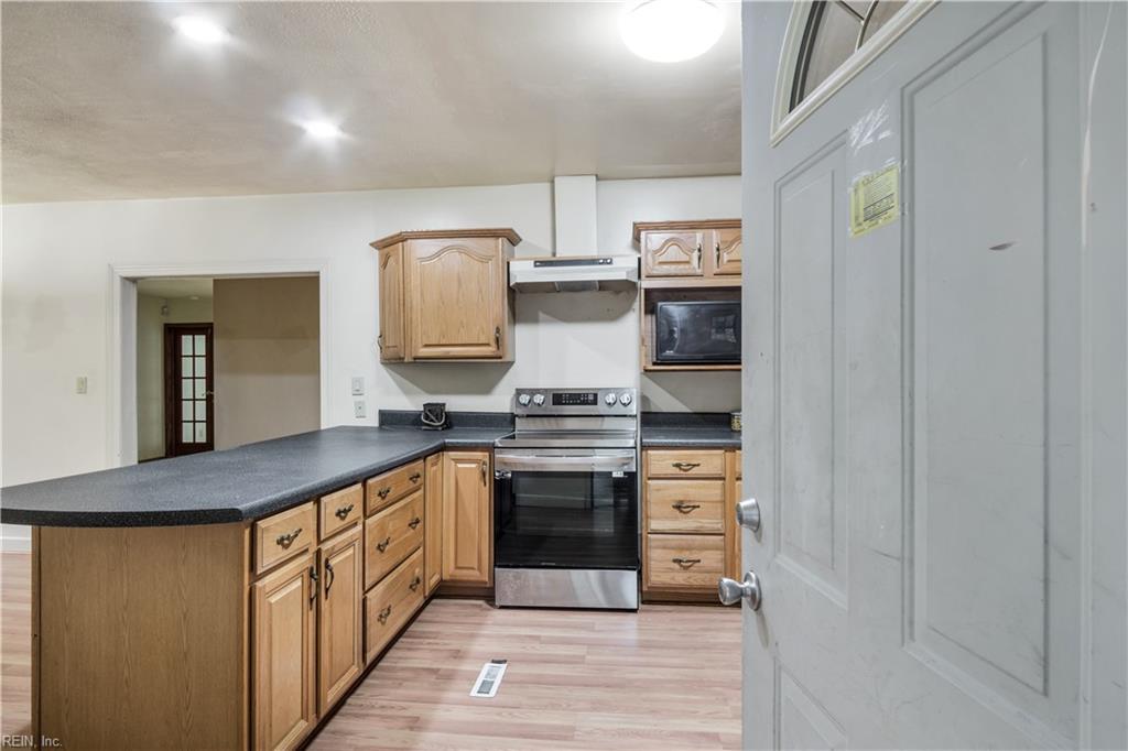 228 Oaktree Rd Property Photo 7