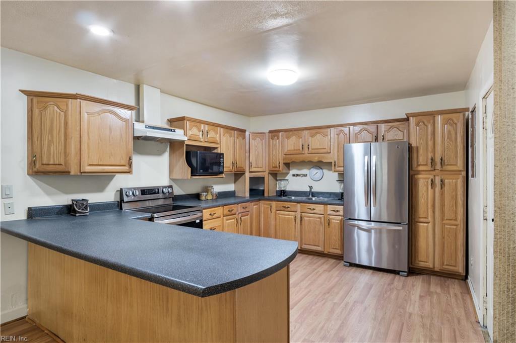 228 Oaktree Rd Property Photo 8