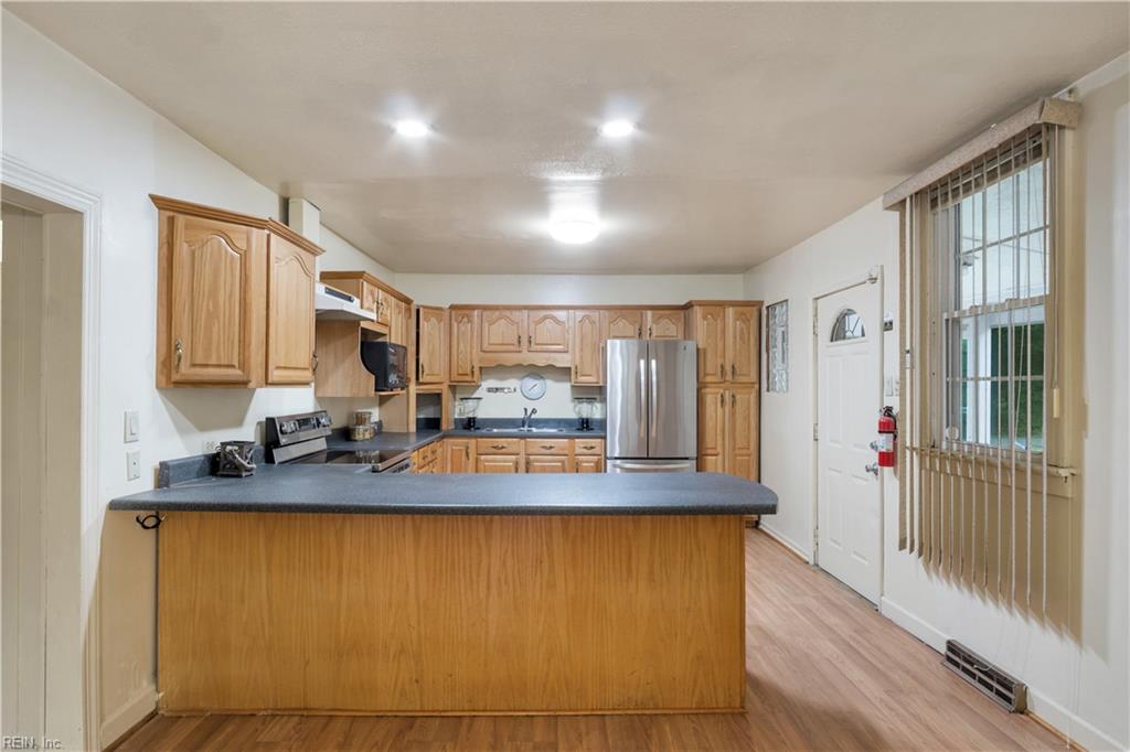 228 Oaktree Rd Property Photo 9