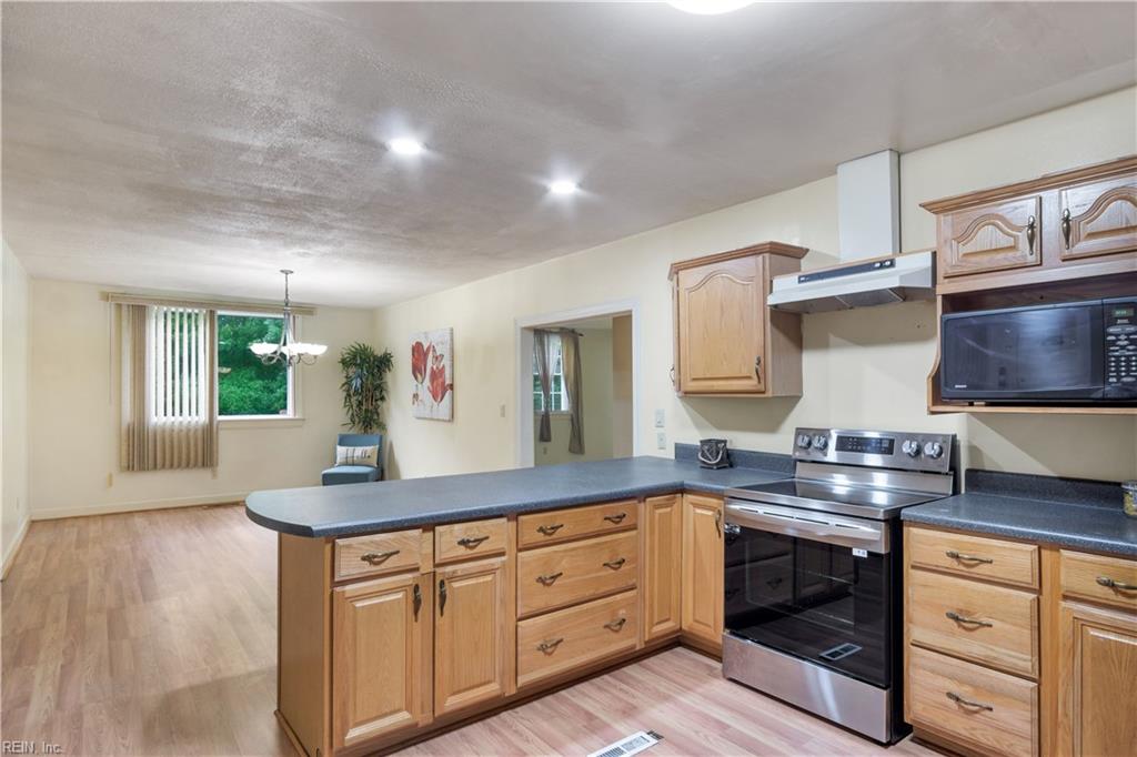 228 Oaktree Rd Property Photo 13