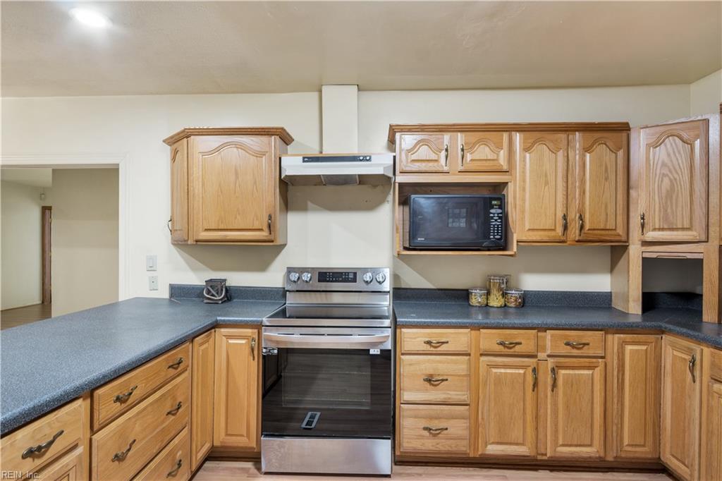 228 Oaktree Rd Property Photo 14