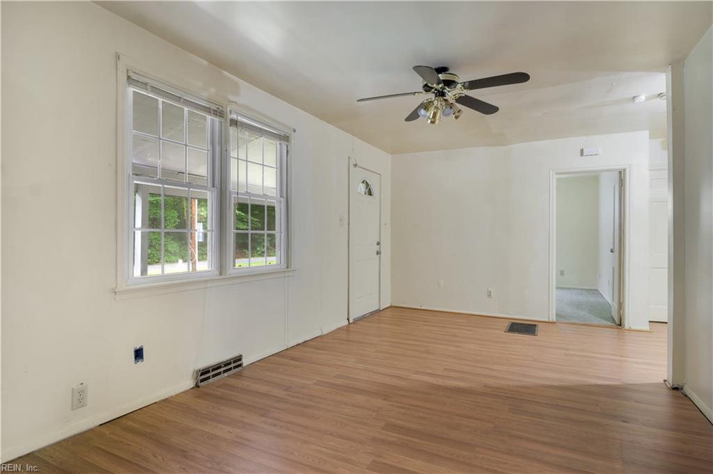 228 Oaktree Rd Property Photo 18