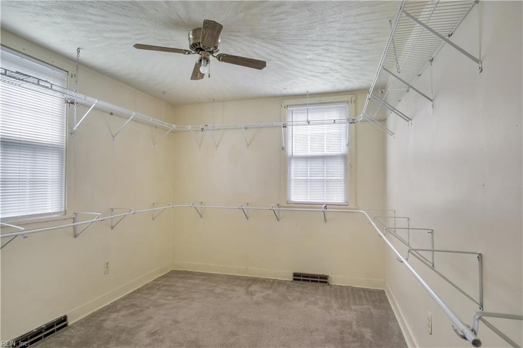 228 Oaktree Rd Property Photo 24